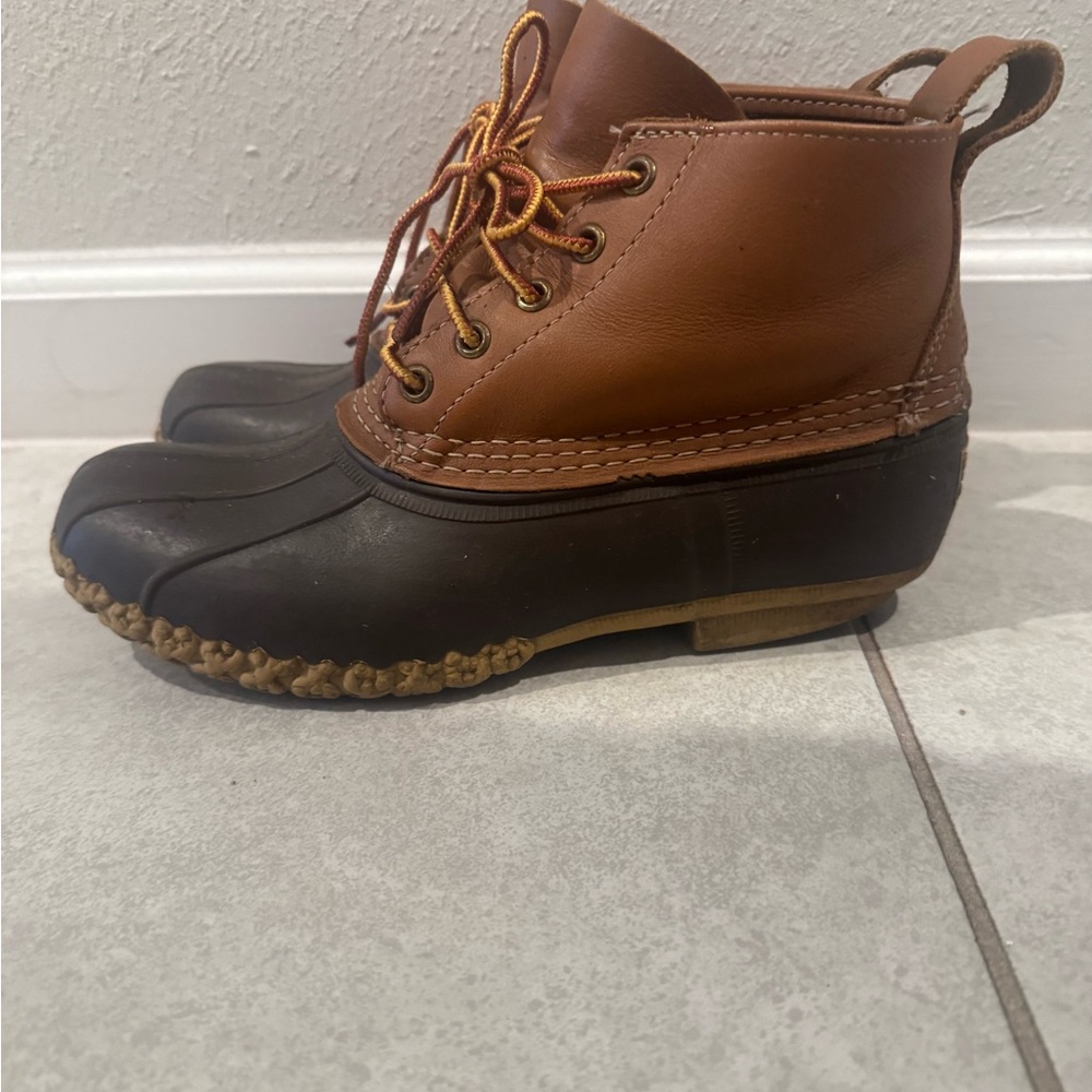 L.L. Bean Brown Bean Boots 6” Women’s Size 9
